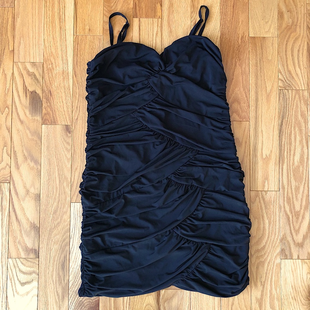 NWOT Criss Cross Ruched Bodycon Dress